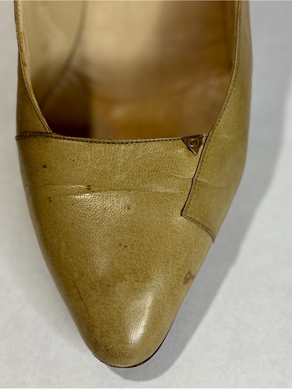 Vintage Gucci Beige Leather Pointed Pumps Italy Size 37.5 AS-IS READ DESCRIPTION - Picture 5 of 9